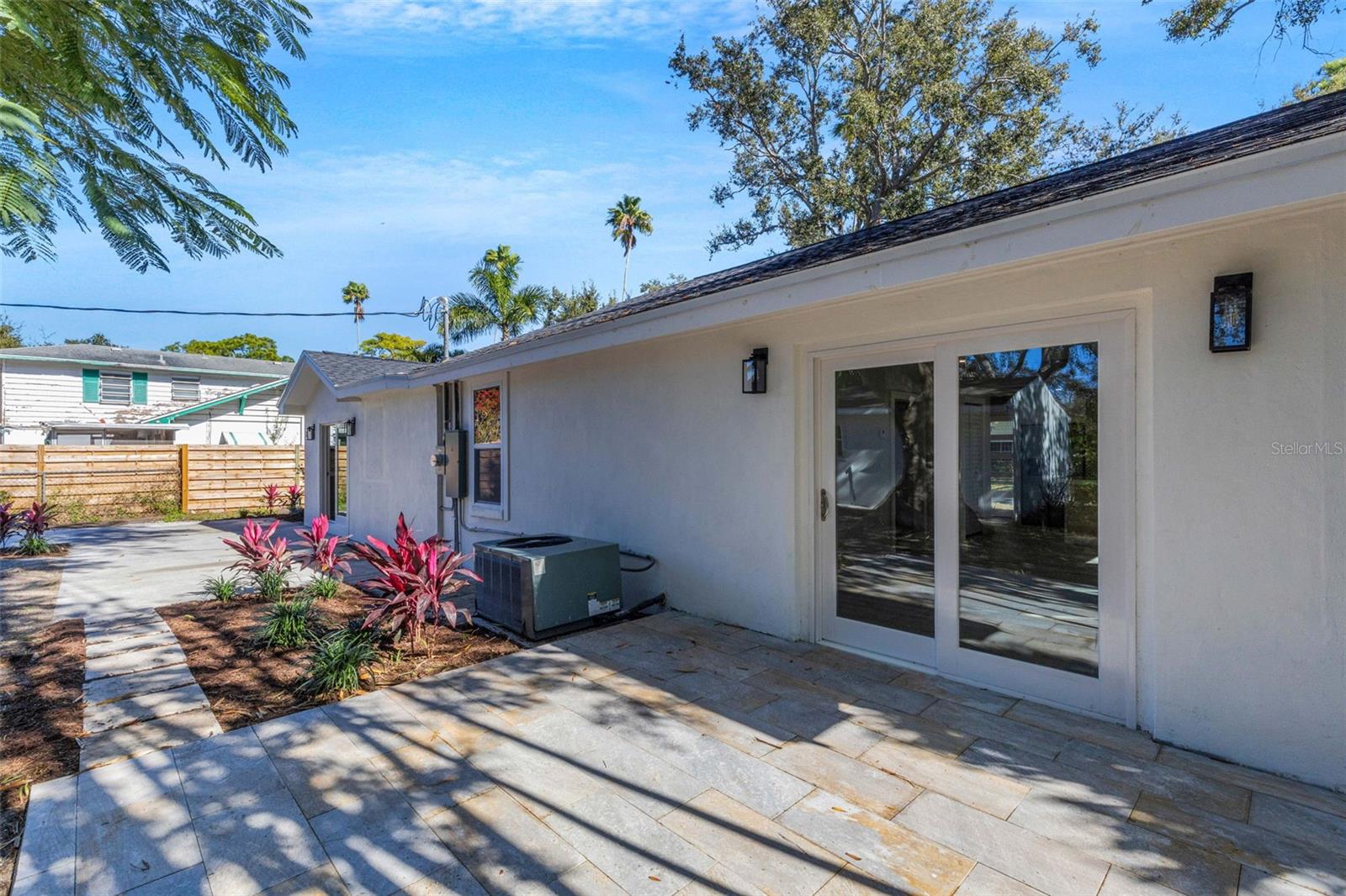 Image 38 of 56 For 218 32nd Street W