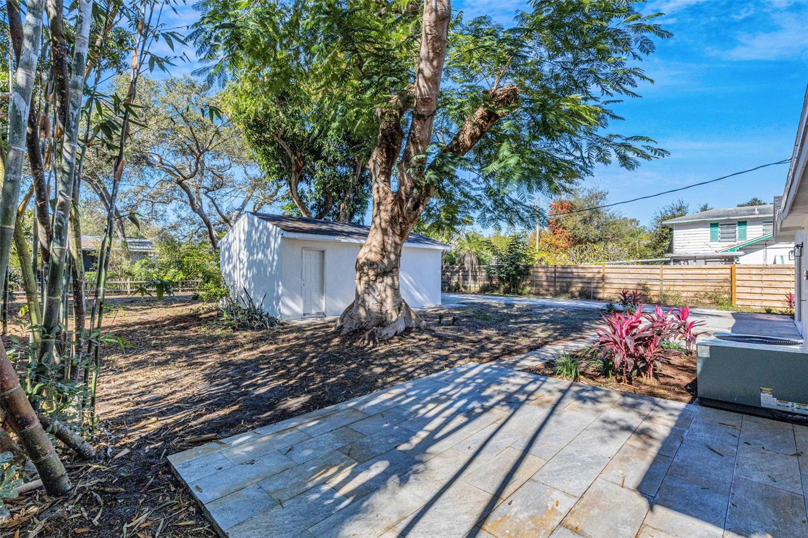 Image 39 of 56 For 218 32nd Street W