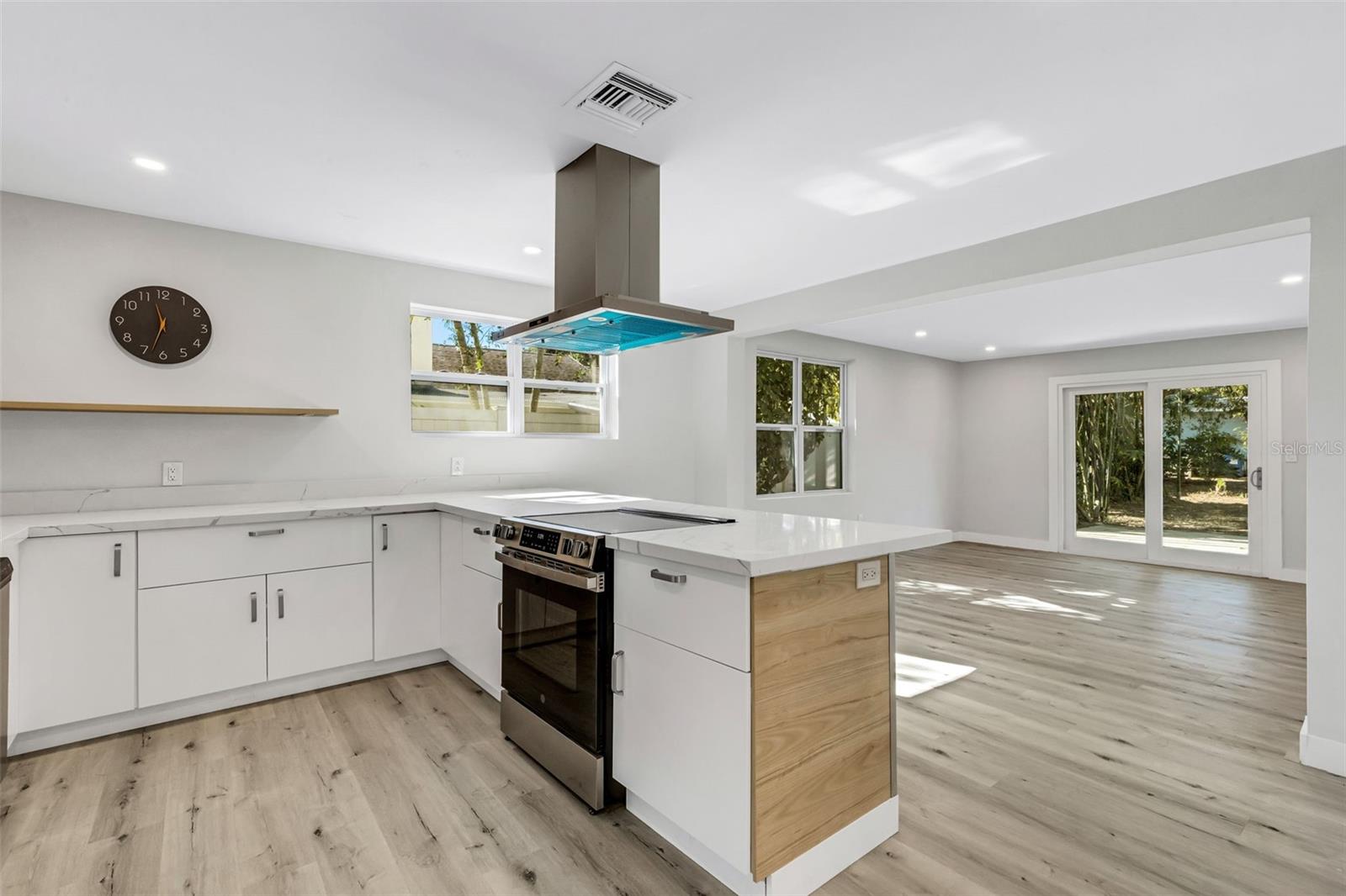 Image 8 of 56 For 218 32nd Street W