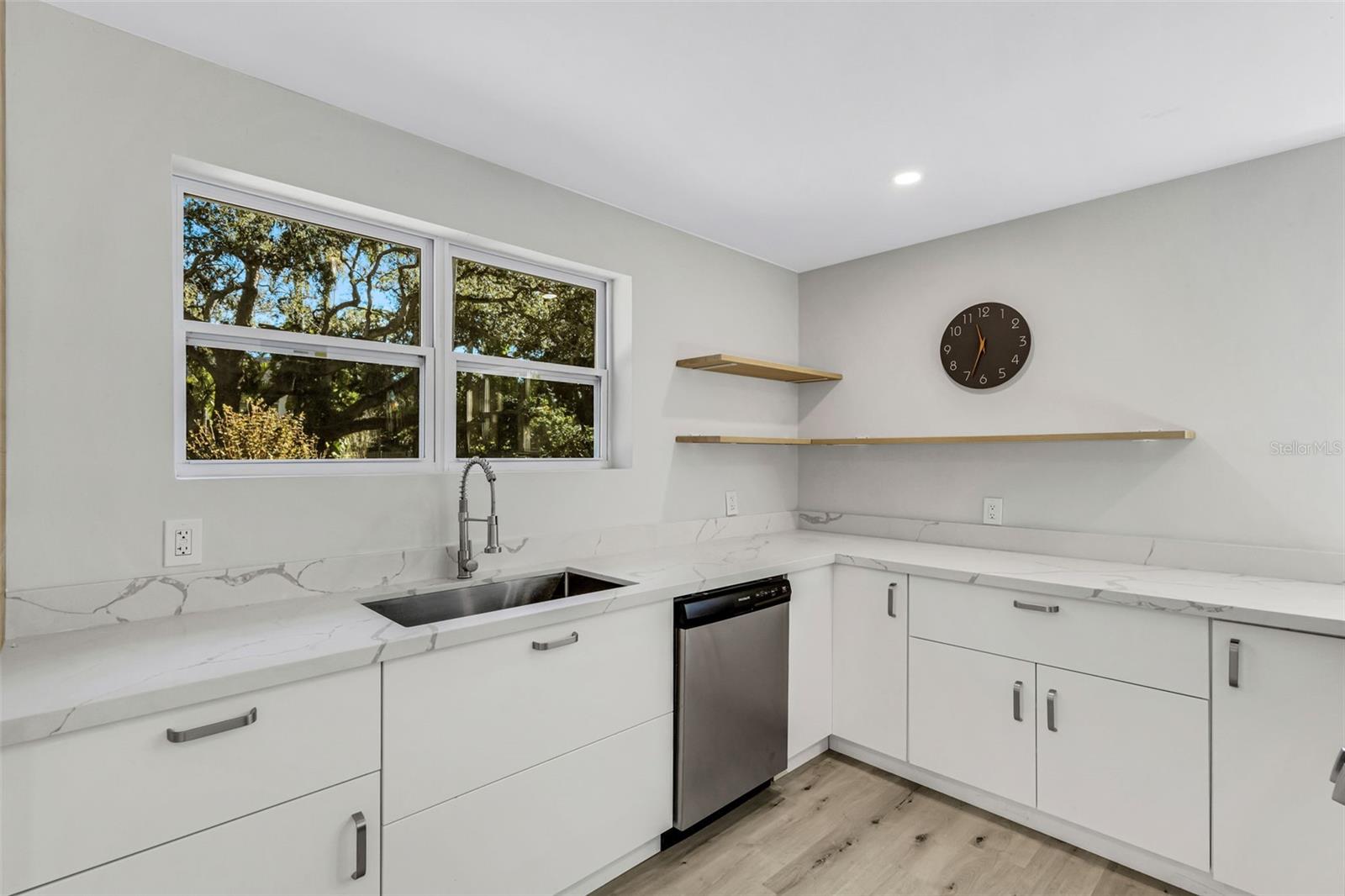 Image 9 of 56 For 218 32nd Street W