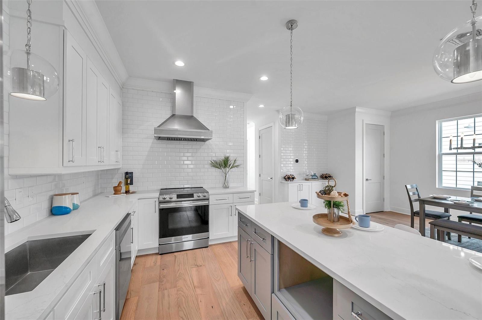 Image 13 of 80 For 2369 Bahia Vista Street