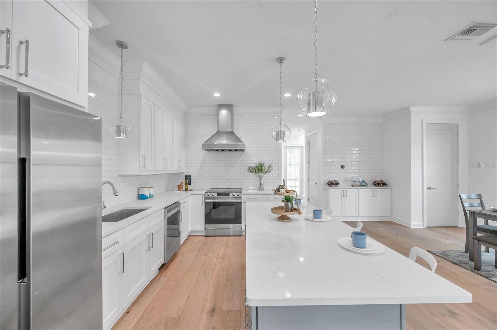 Image 15 of 80 For 2369 Bahia Vista Street