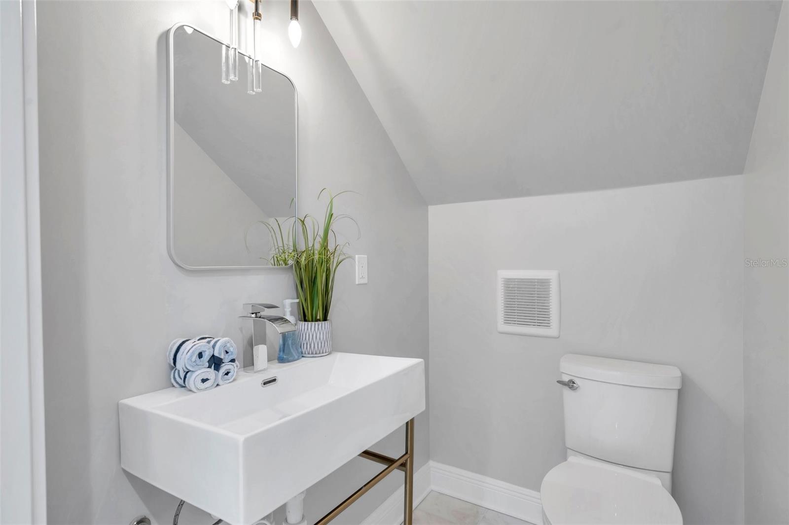 Image 28 of 80 For 2369 Bahia Vista Street