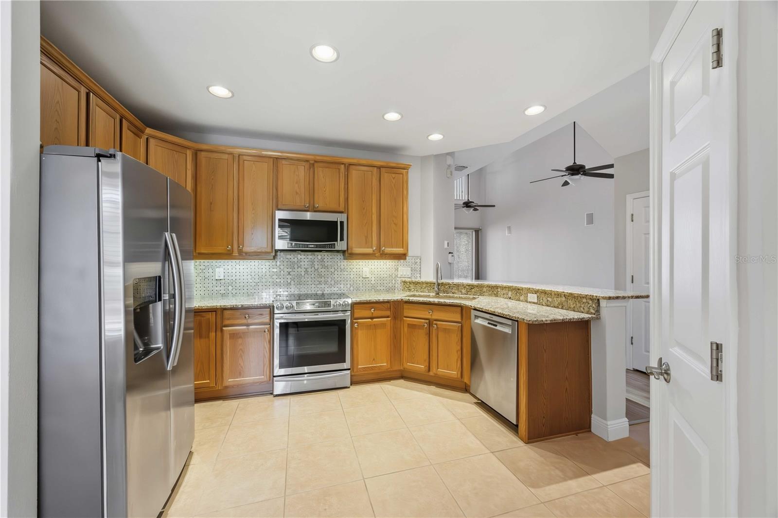 Image 12 of 72 For 8364 Miramar Way 23