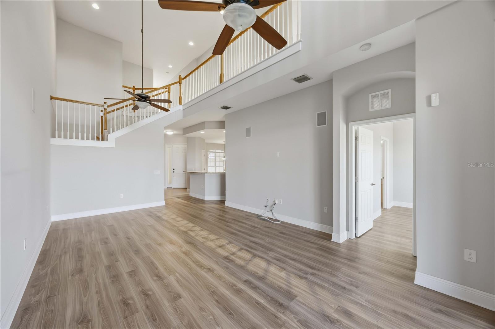 Image 16 of 72 For 8364 Miramar Way 23