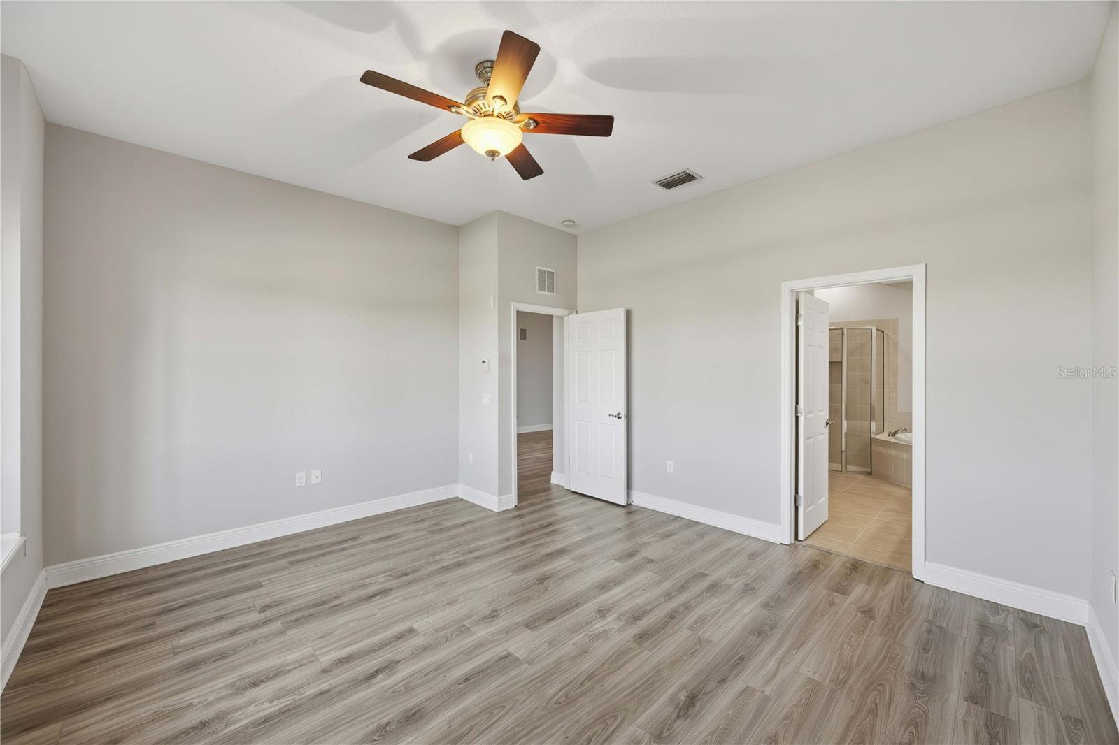 Image 26 of 72 For 8364 Miramar Way 23