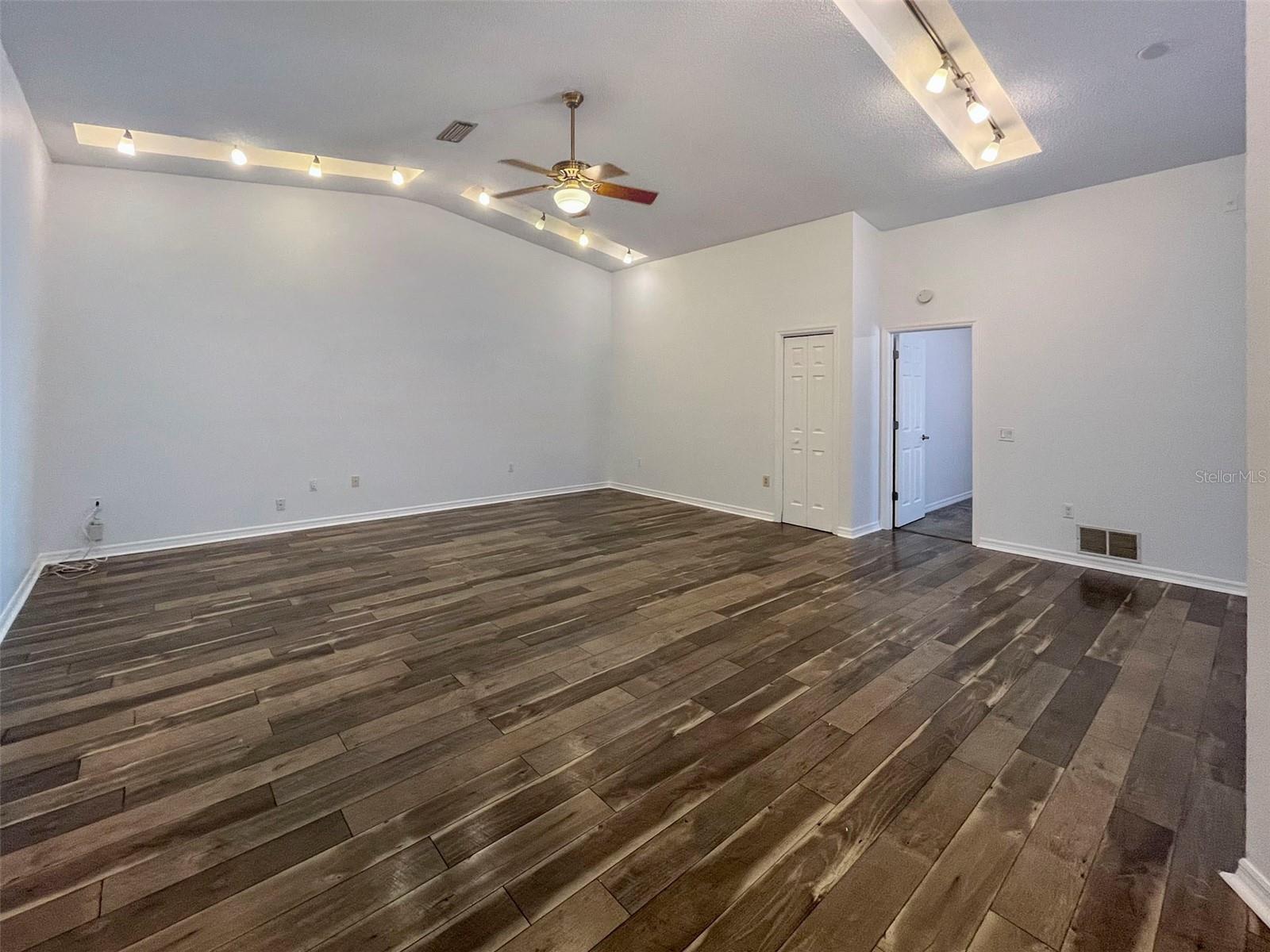 Image 3 of 18 For 3957 Proctor Road