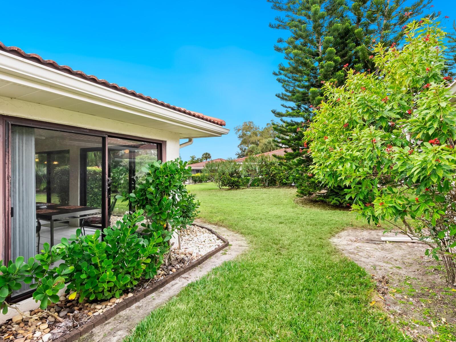 Image 4 of 35 For 5107 Greencroft Road 23