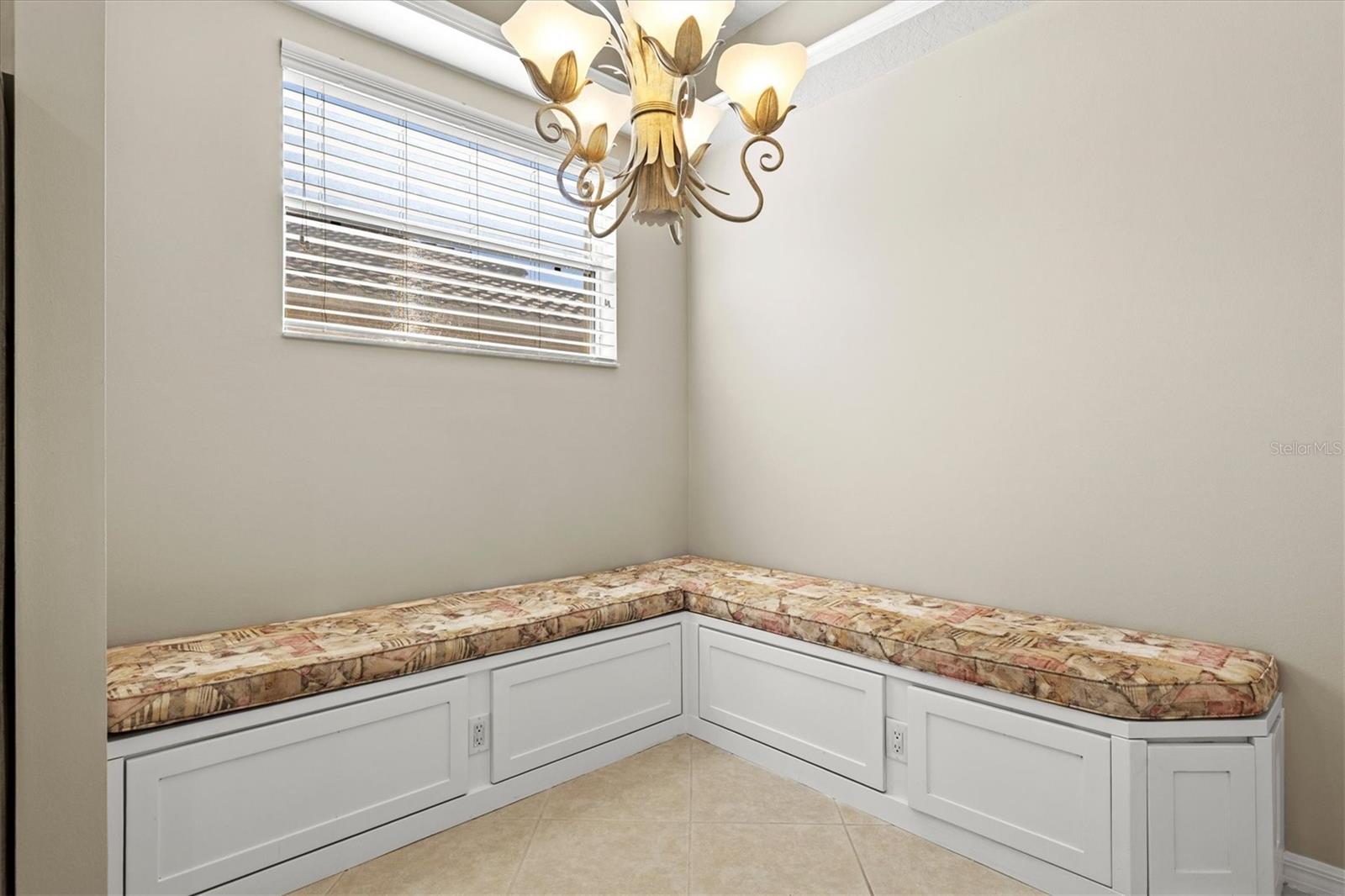 Image 21 of 70 For 6511 43rd Court E