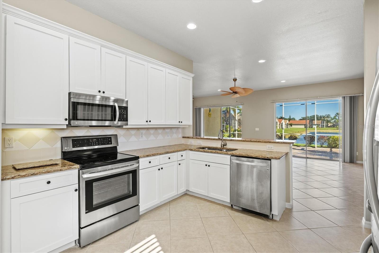 Image 5 of 70 For 6511 43rd Court E