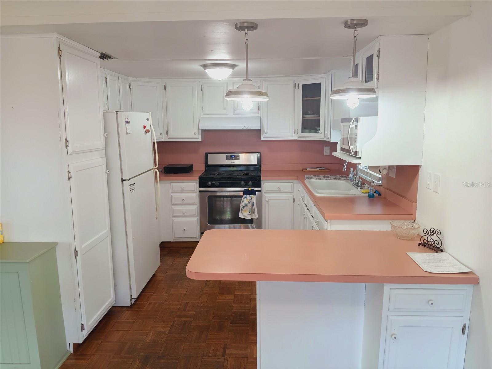 Image 11 of 81 For 1735 Old Elm Street