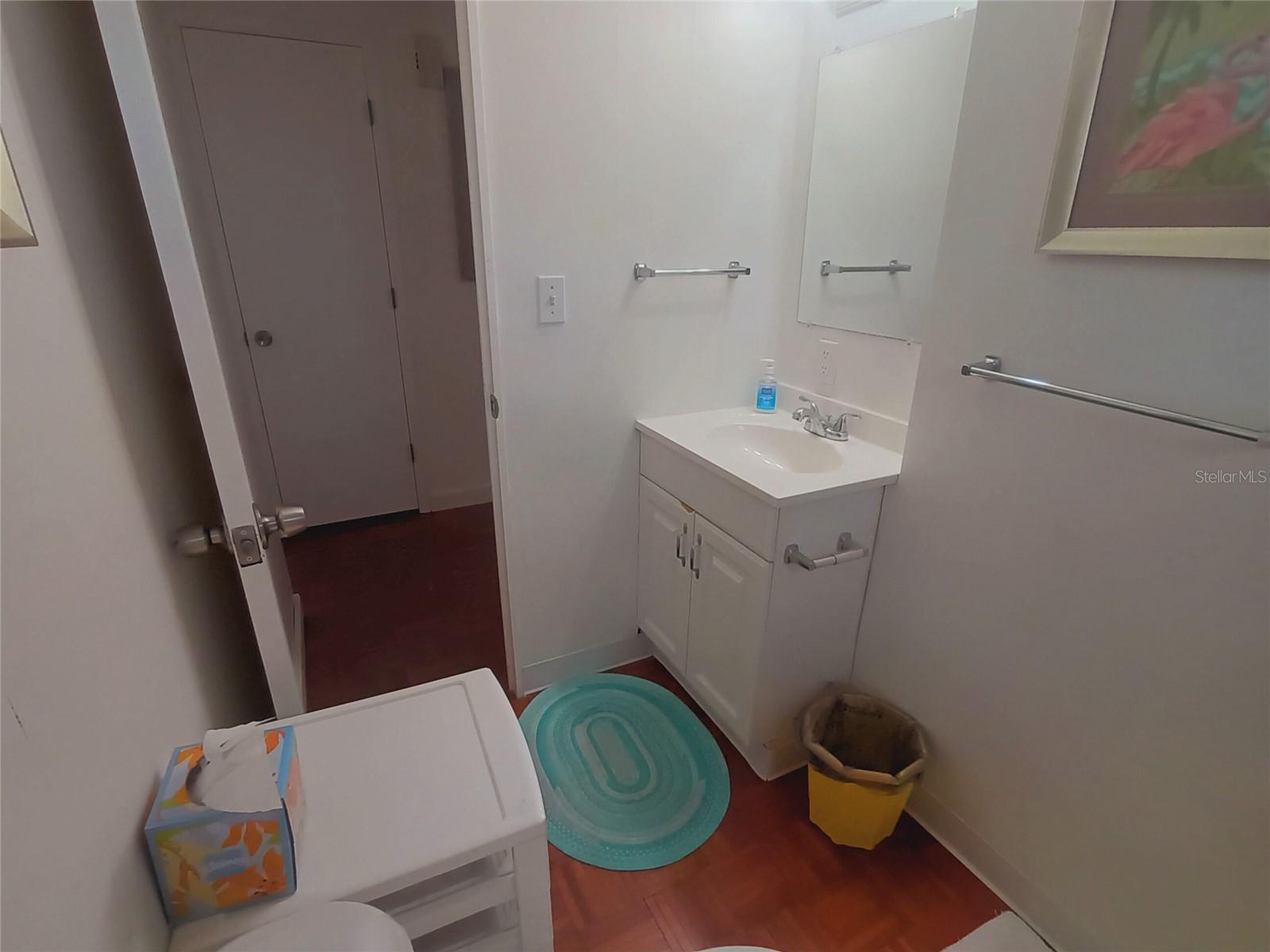 Image 18 of 81 For 1735 Old Elm Street