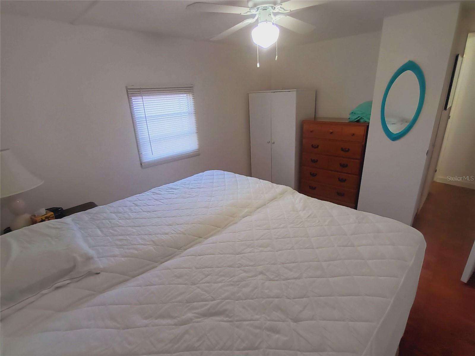 Image 20 of 81 For 1735 Old Elm Street