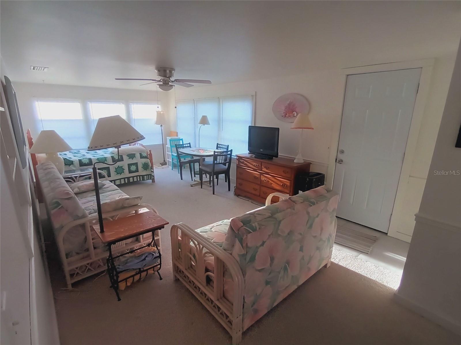 Image 21 of 81 For 1735 Old Elm Street