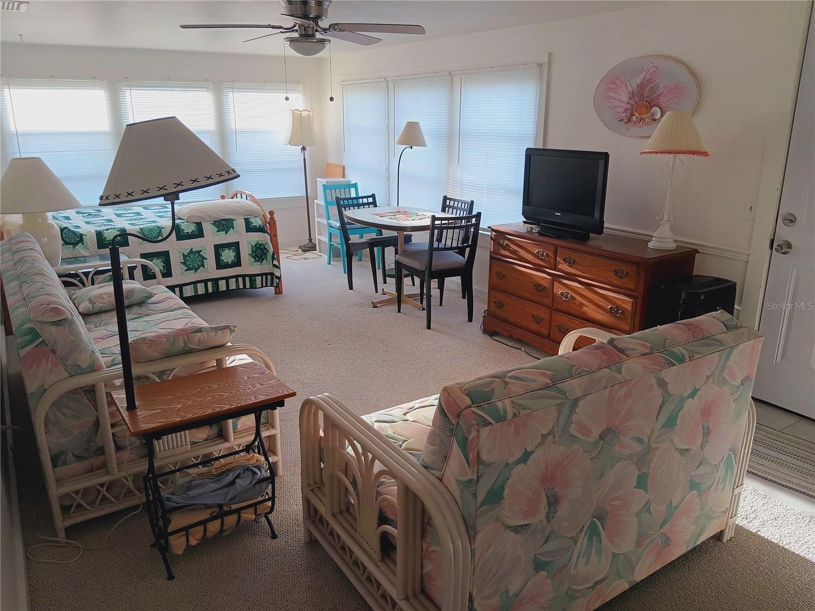 Image 22 of 81 For 1735 Old Elm Street