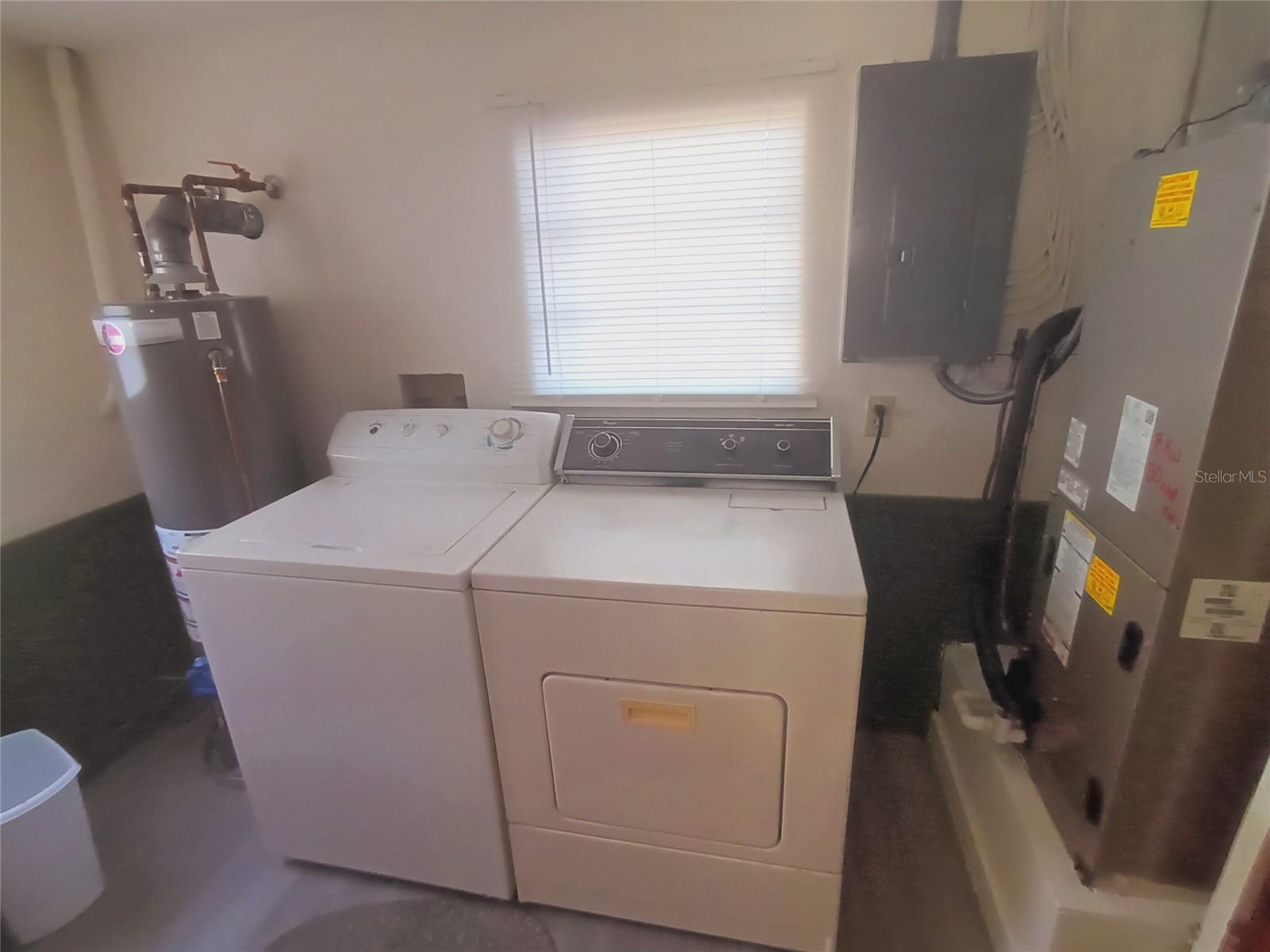 Image 26 of 81 For 1735 Old Elm Street