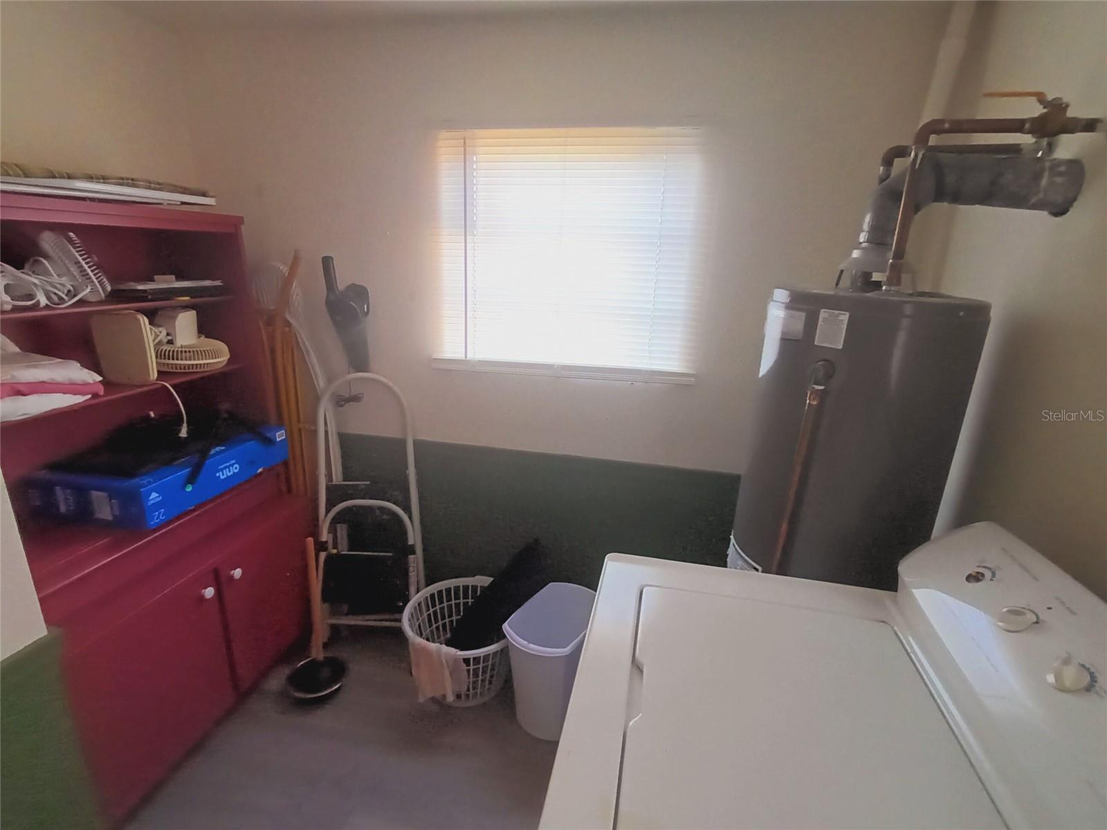 Image 27 of 81 For 1735 Old Elm Street