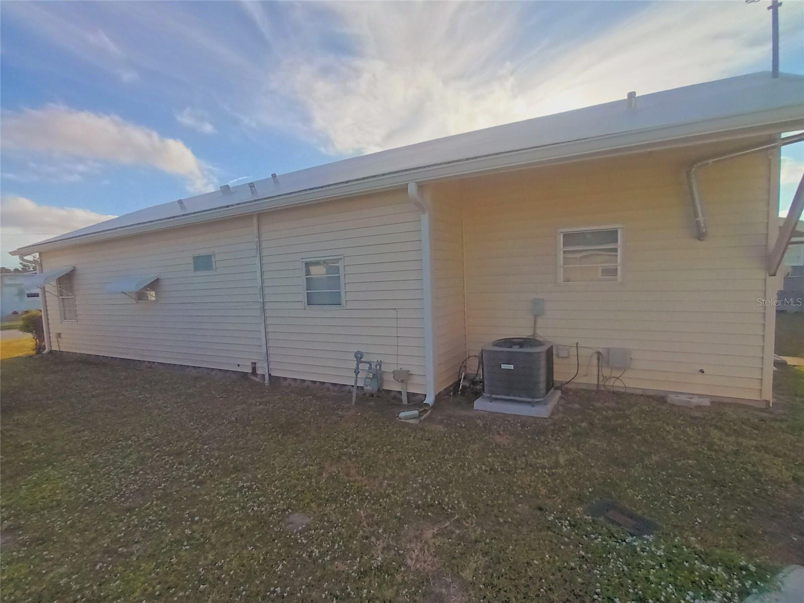 Image 5 of 81 For 1735 Old Elm Street