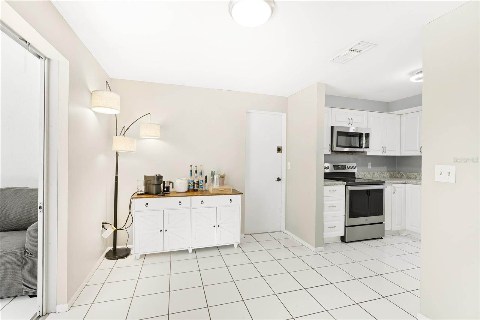 Image 11 of 34 For 4110 Winthrop Street