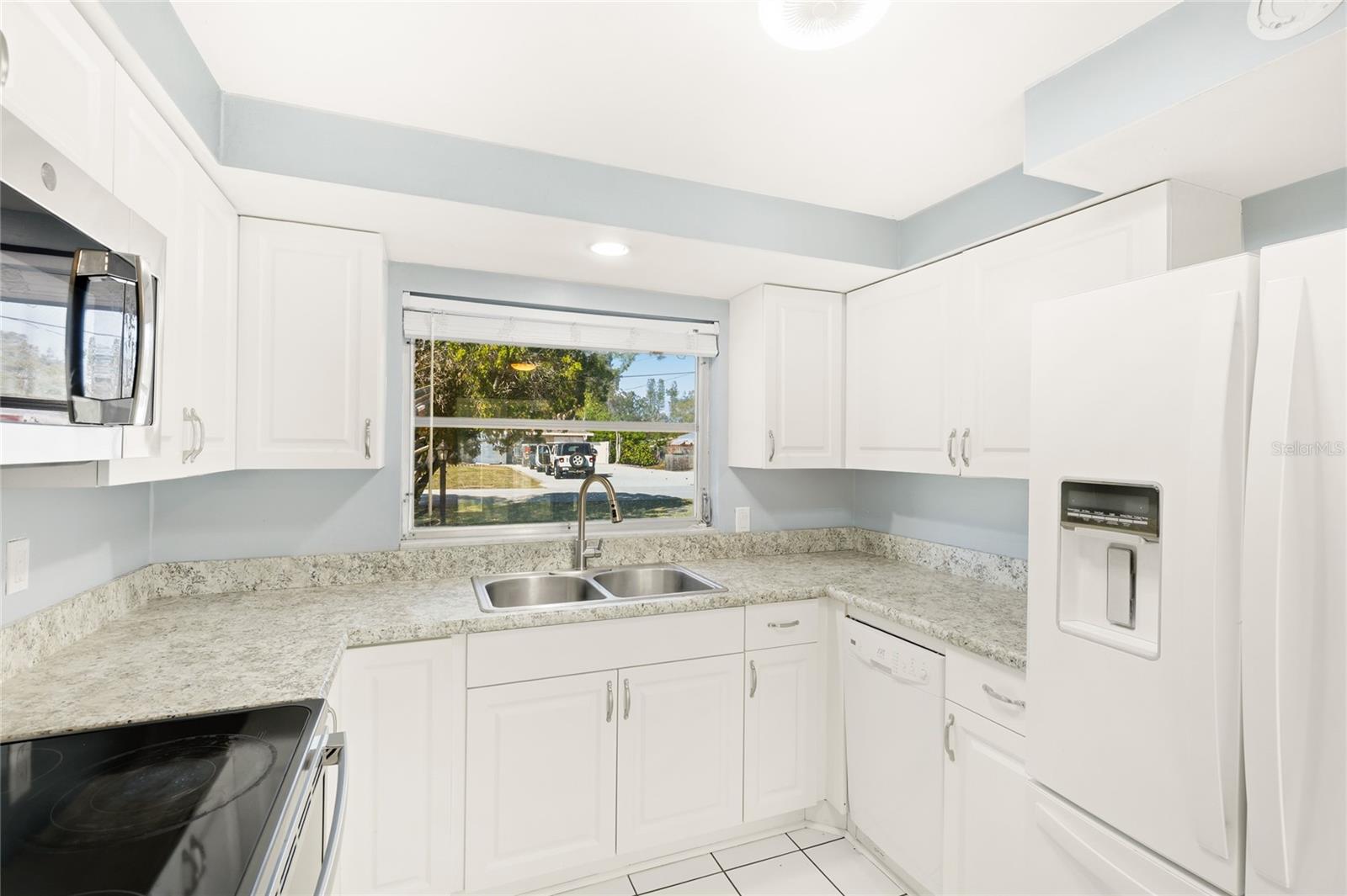 Image 13 of 34 For 4110 Winthrop Street