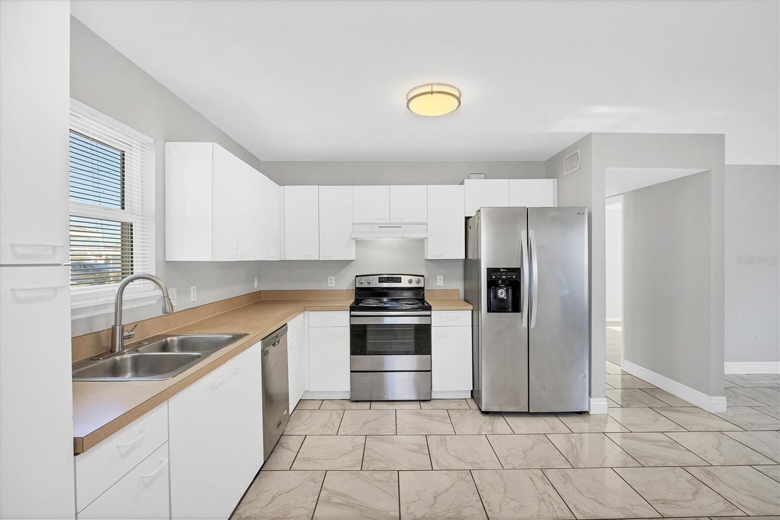 Image 11 of 63 For 808 4th Avenue W