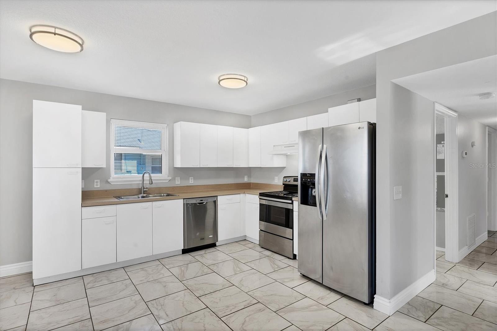 Image 12 of 63 For 808 4th Avenue W