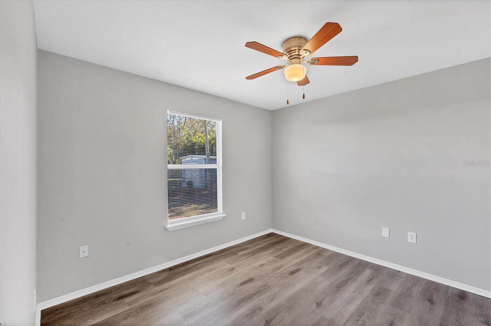 Image 16 of 63 For 808 4th Avenue W