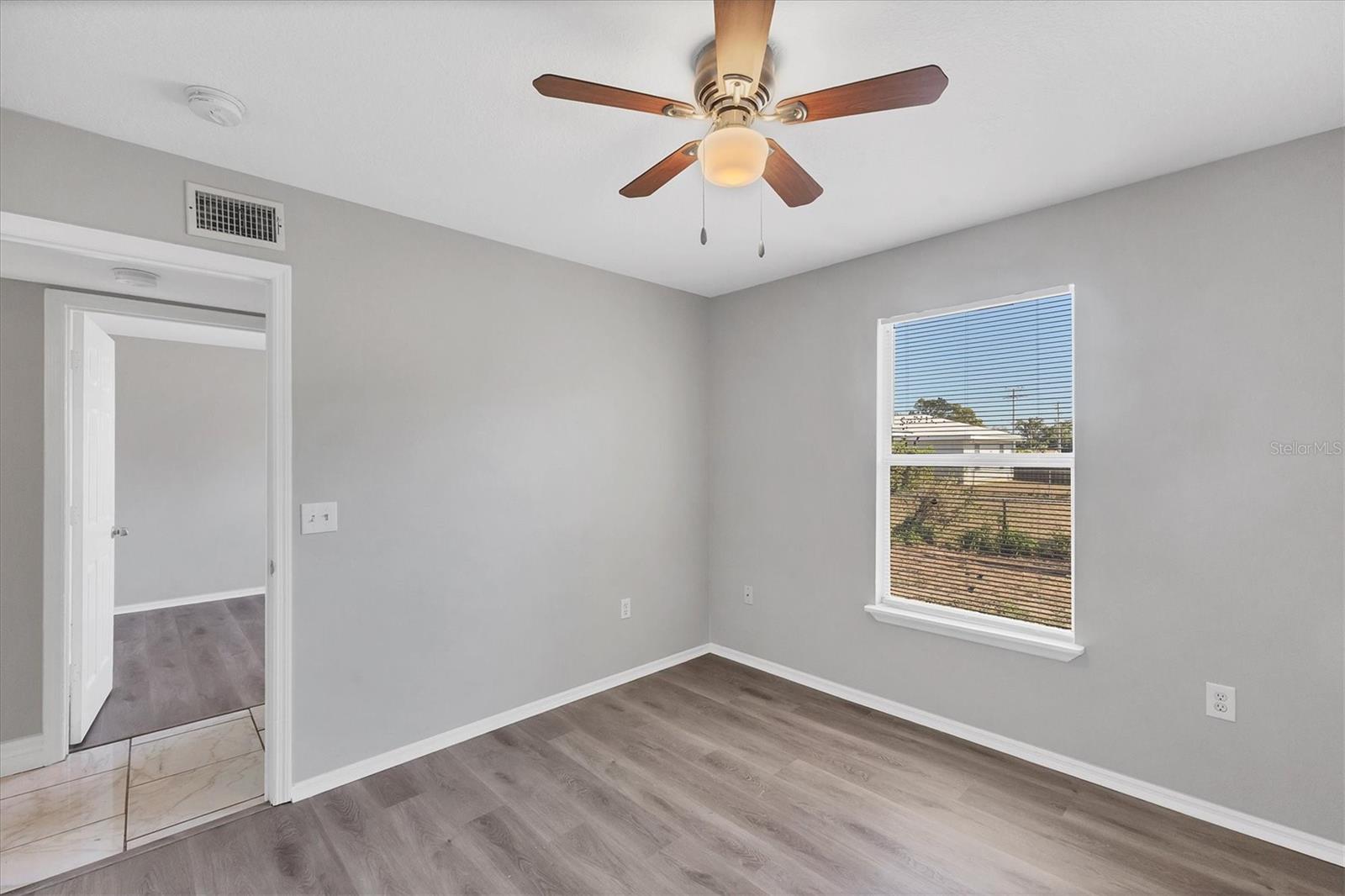 Image 17 of 63 For 808 4th Avenue W