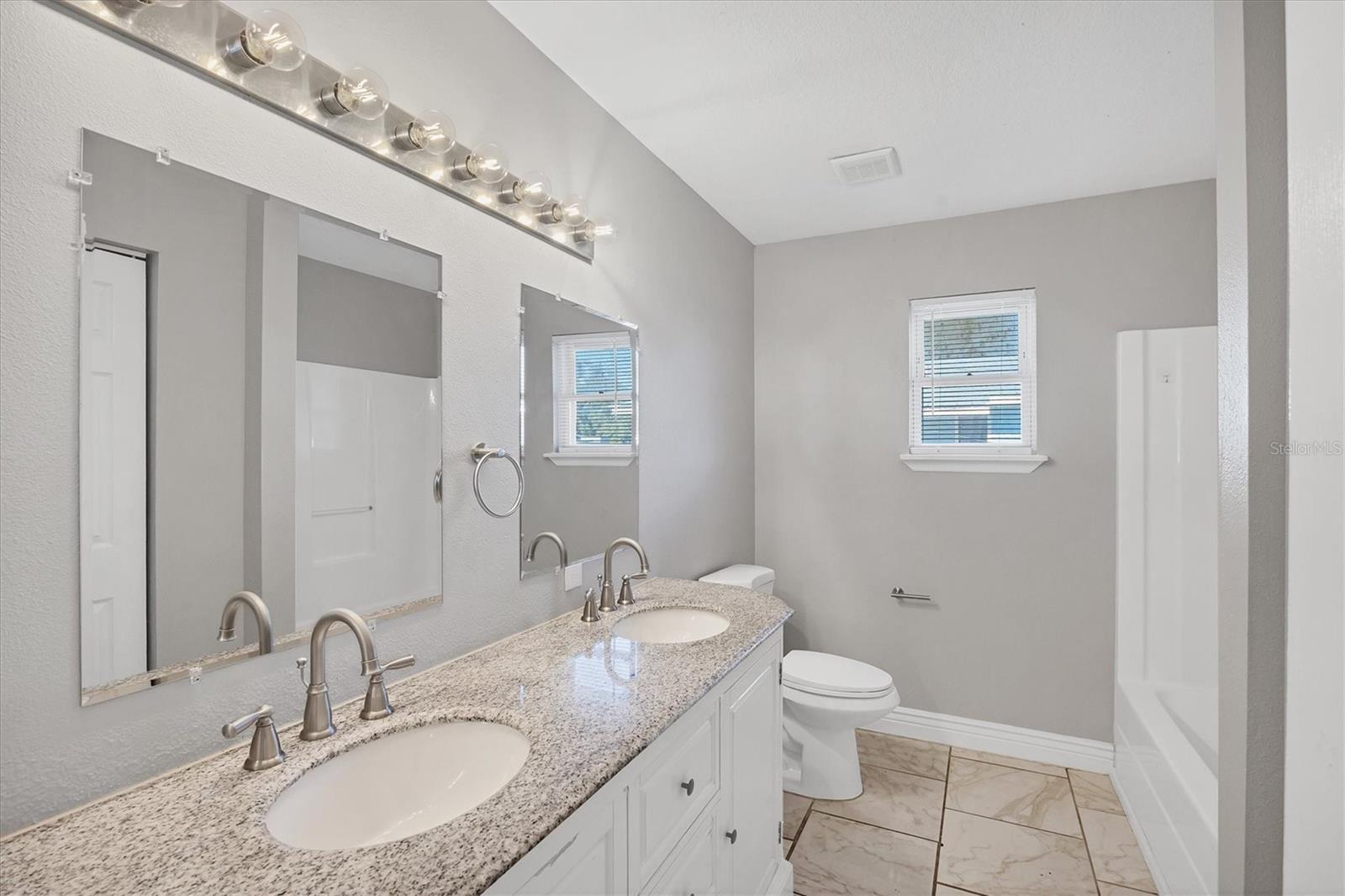 Image 18 of 63 For 808 4th Avenue W