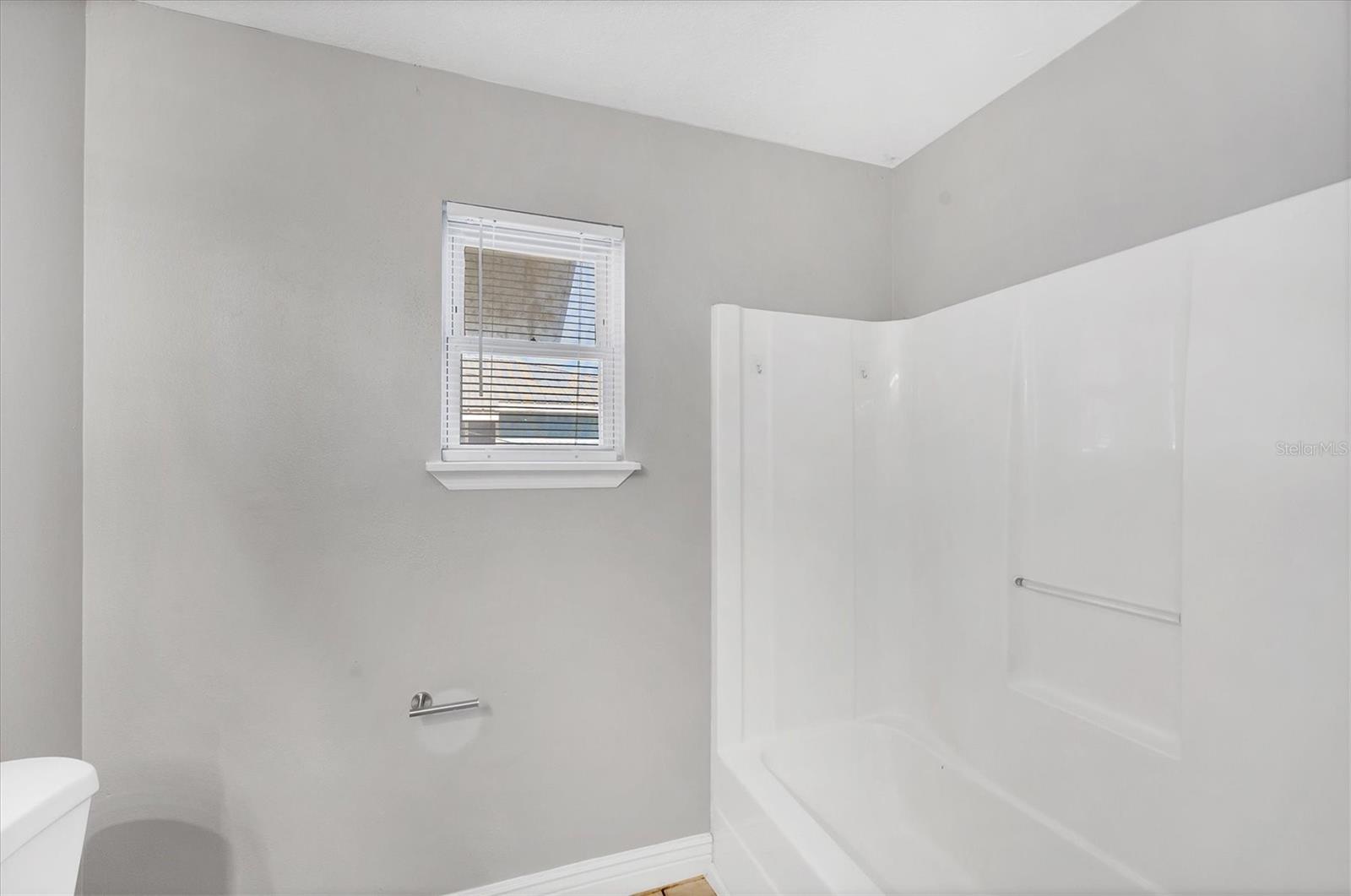 Image 20 of 63 For 808 4th Avenue W