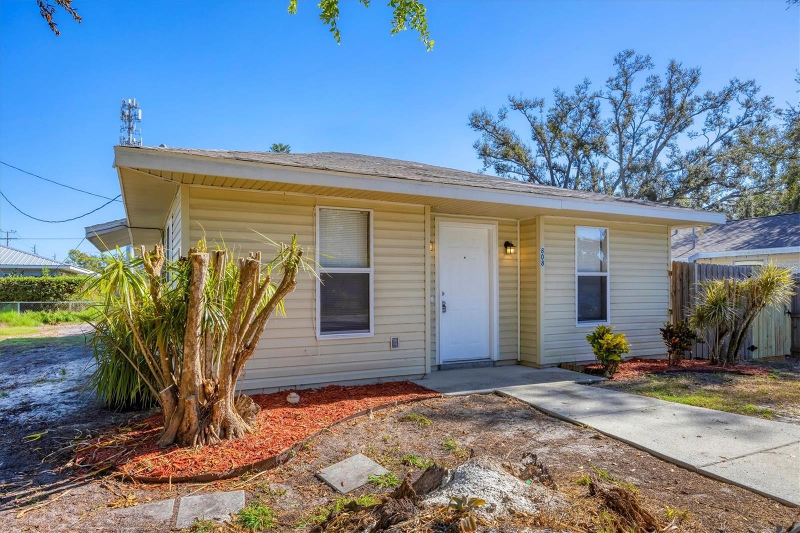 Image 3 of 63 For 808 4th Avenue W