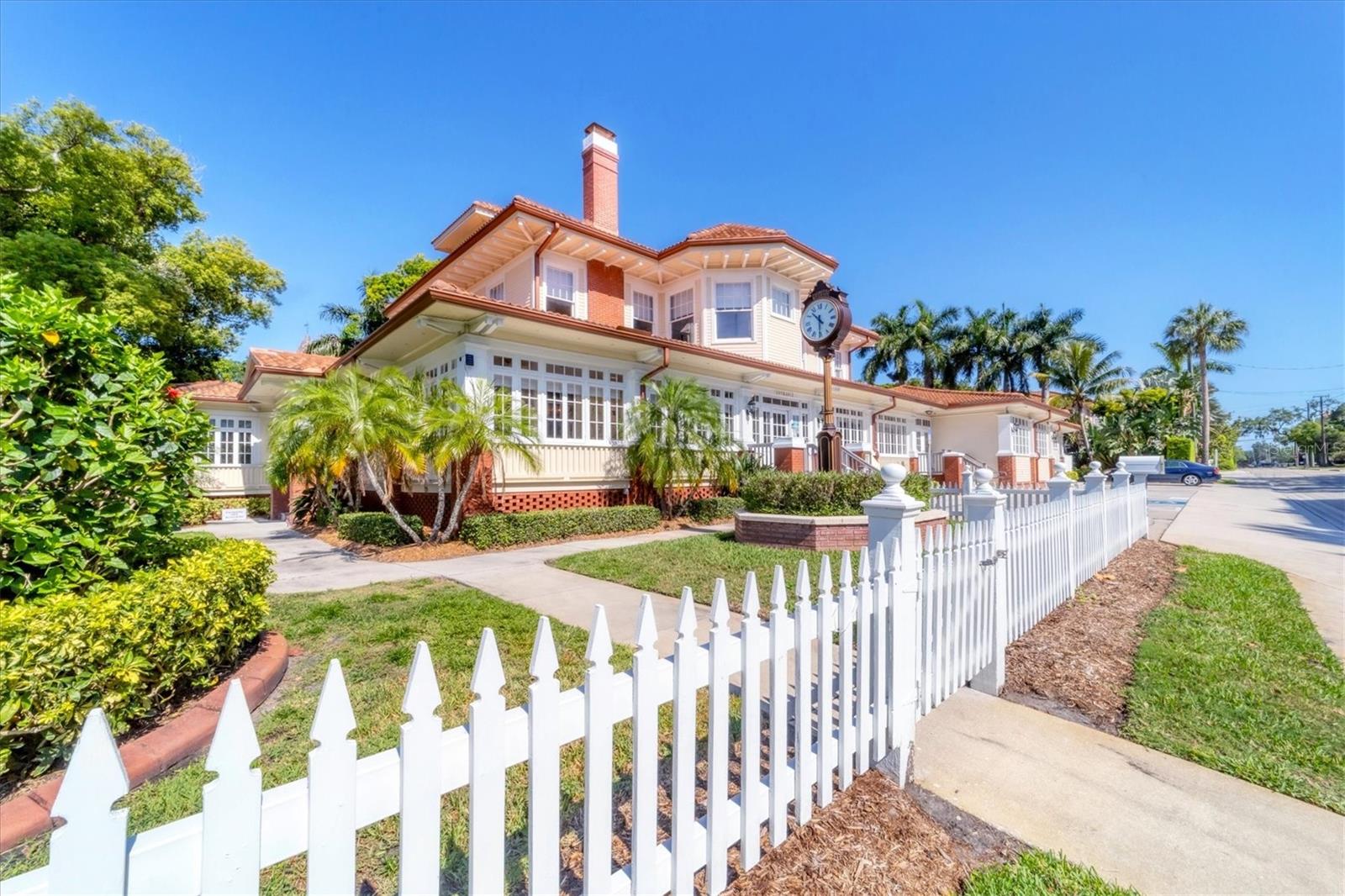 Image 60 of 63 For 808 4th Avenue W