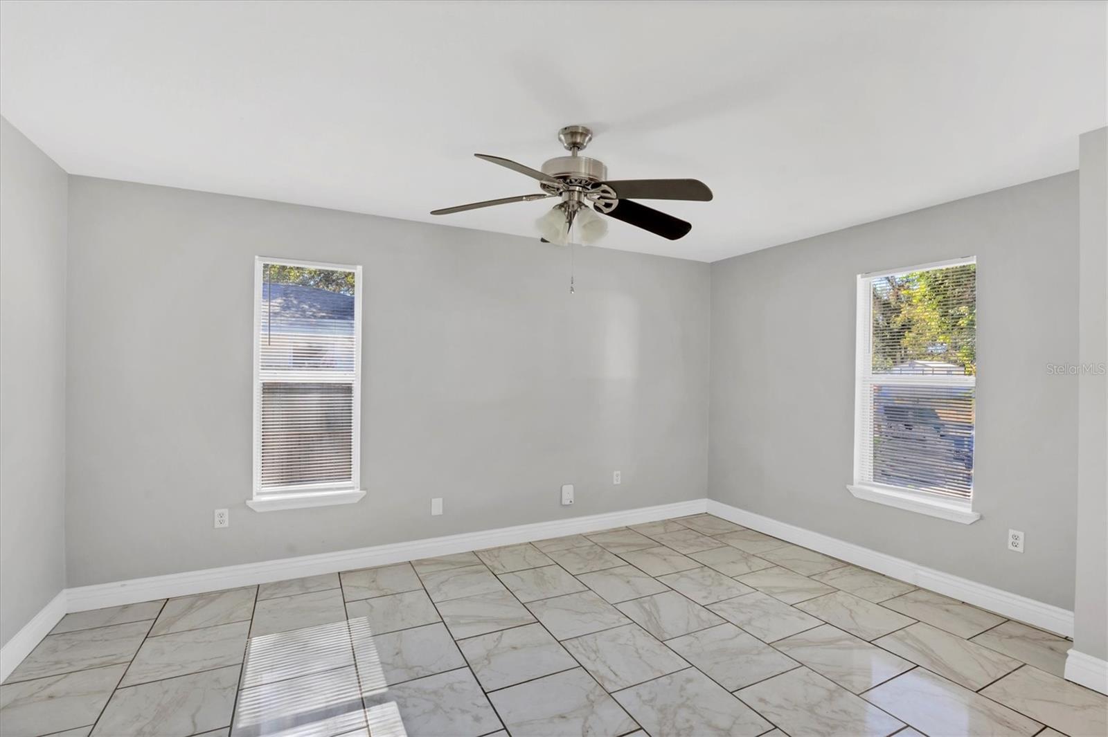 Image 7 of 63 For 808 4th Avenue W