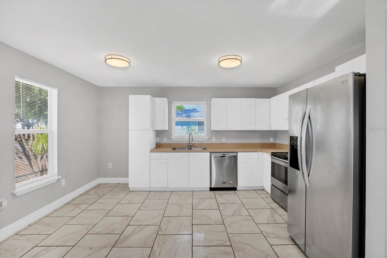 Image 9 of 63 For 808 4th Avenue W