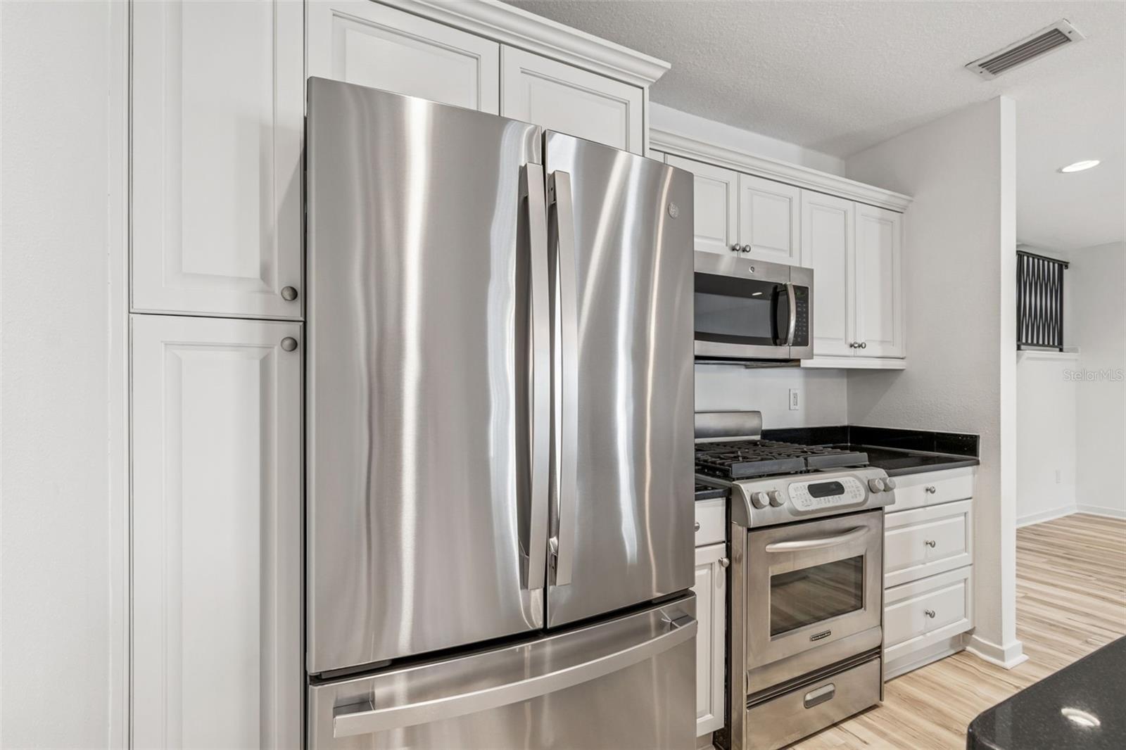 Image 11 of 51 For 1685 Laurel Street 3