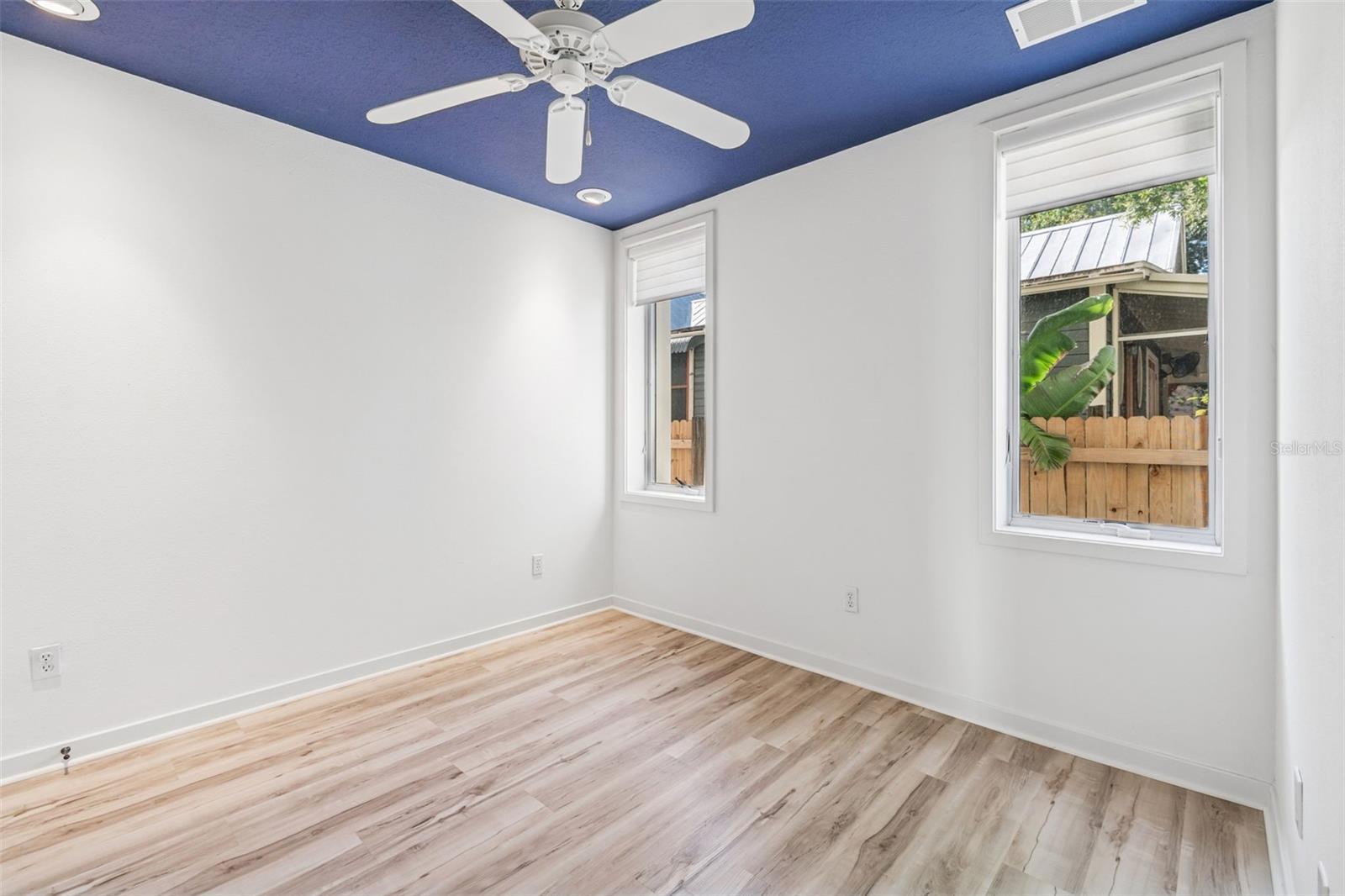 Image 15 of 51 For 1685 Laurel Street 3