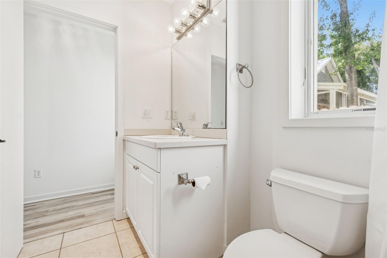 Image 18 of 51 For 1685 Laurel Street 3