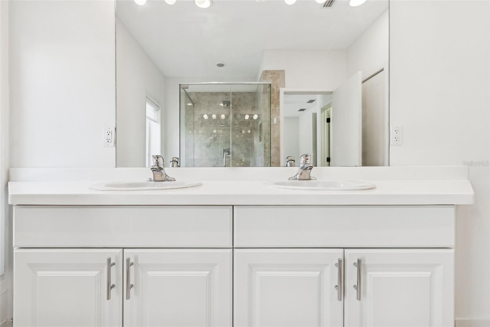 Image 28 of 51 For 1685 Laurel Street 3