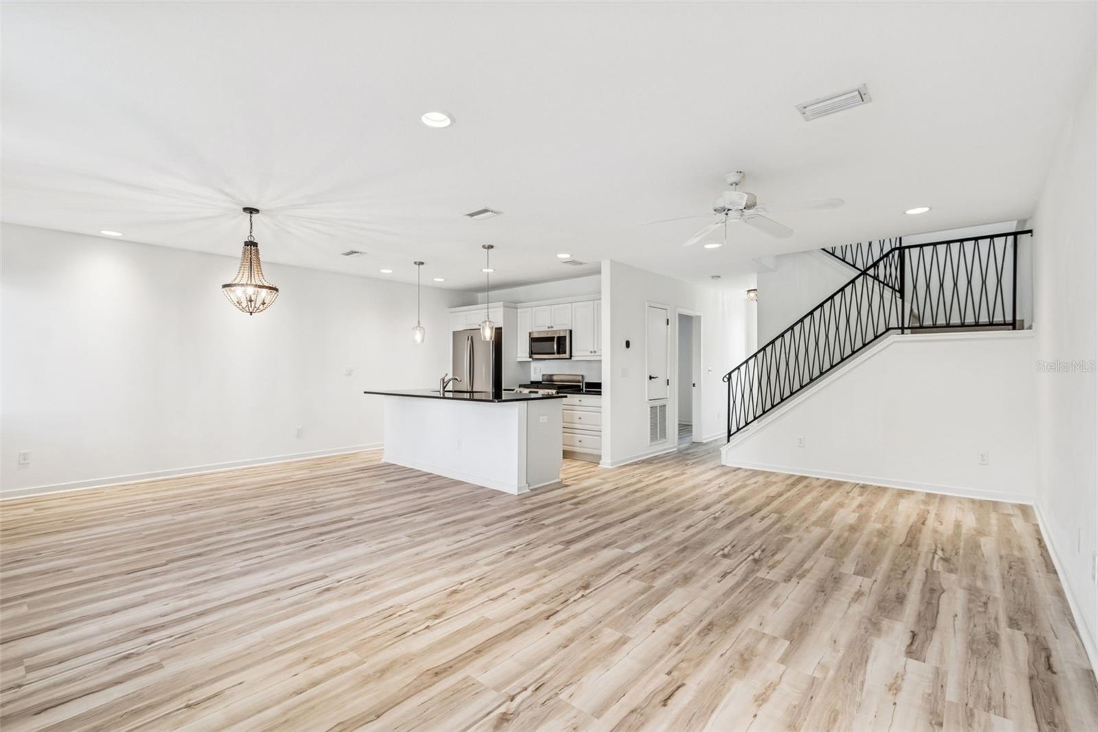 Image 4 of 51 For 1685 Laurel Street 3