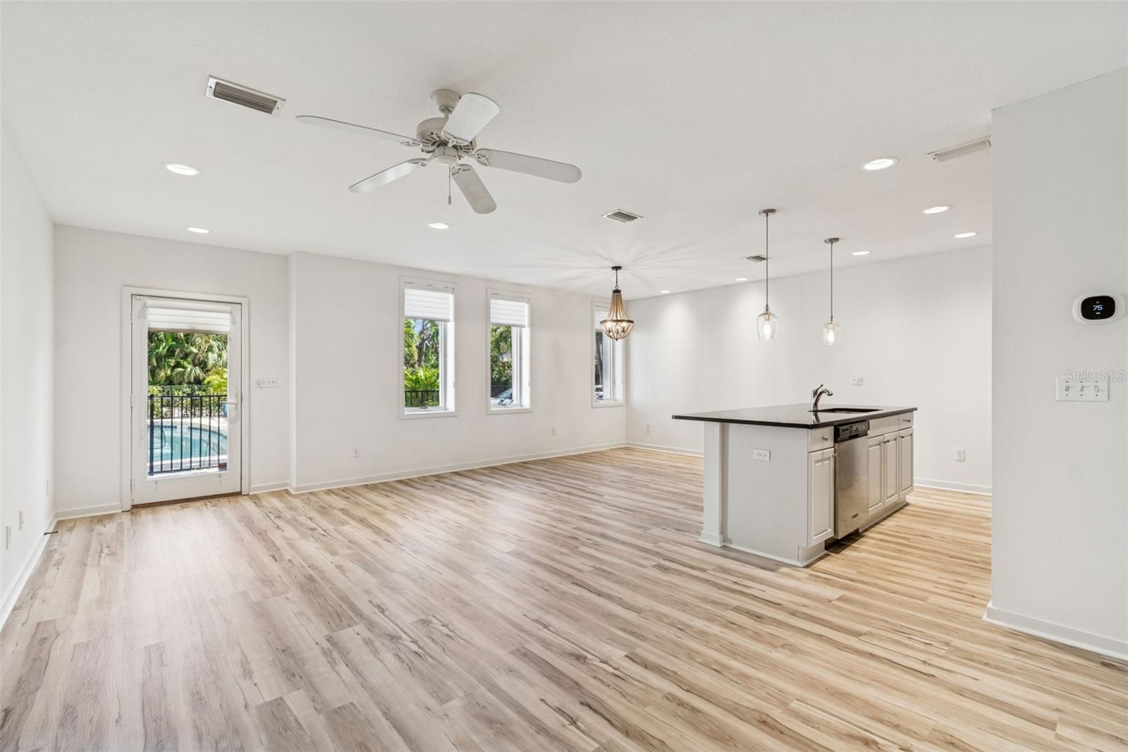 Image 9 of 51 For 1685 Laurel Street 3