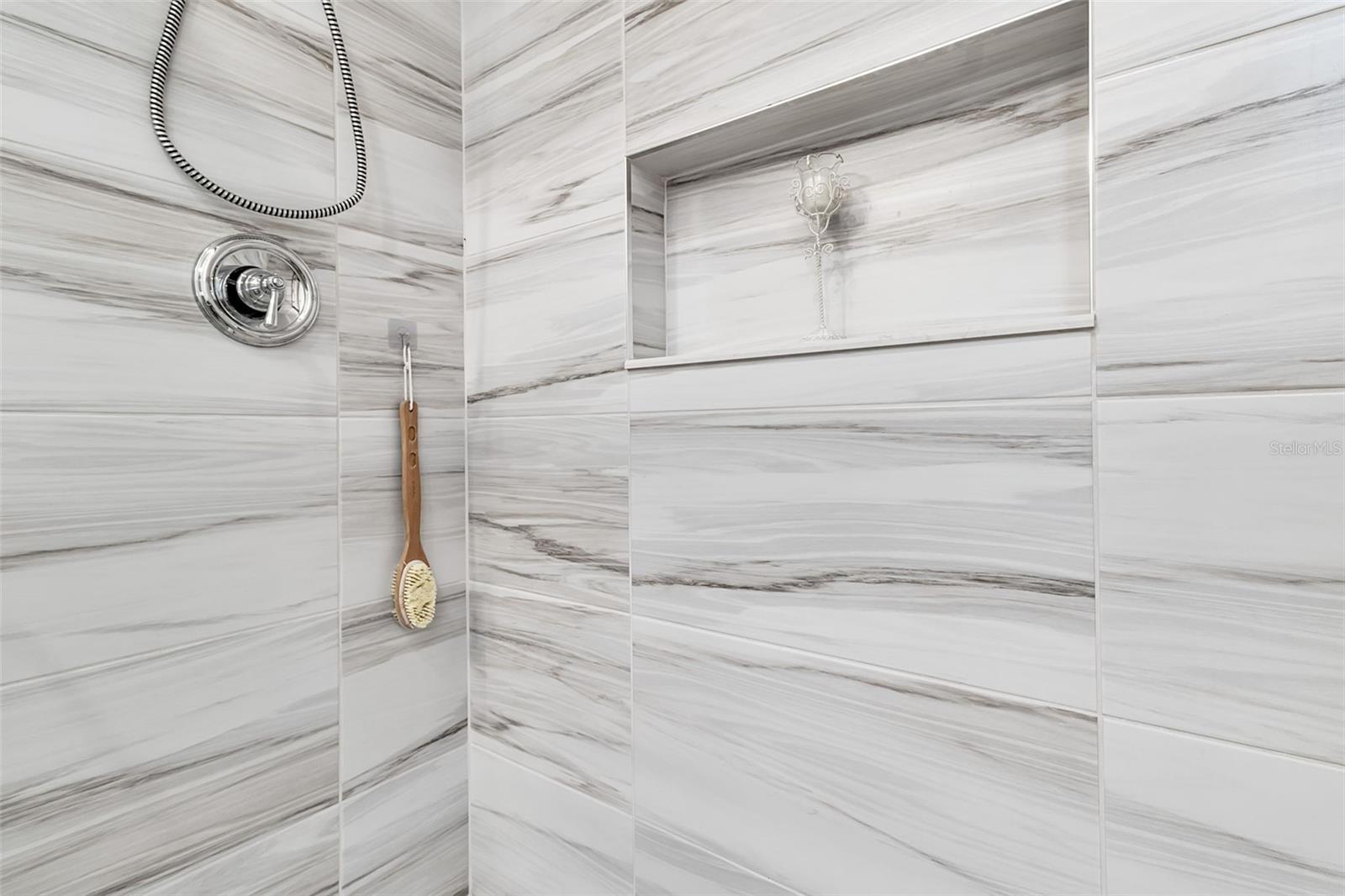 Image 17 of 43 For 362 Macewen Drive