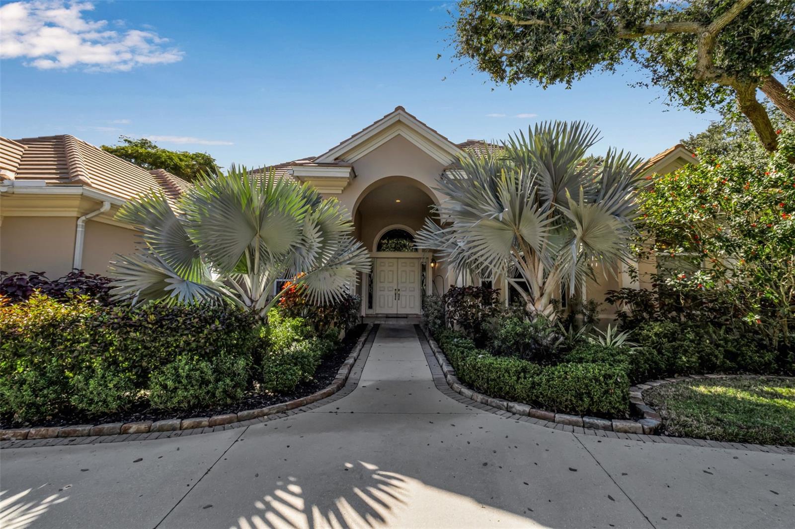 Image 2 of 43 For 362 Macewen Drive