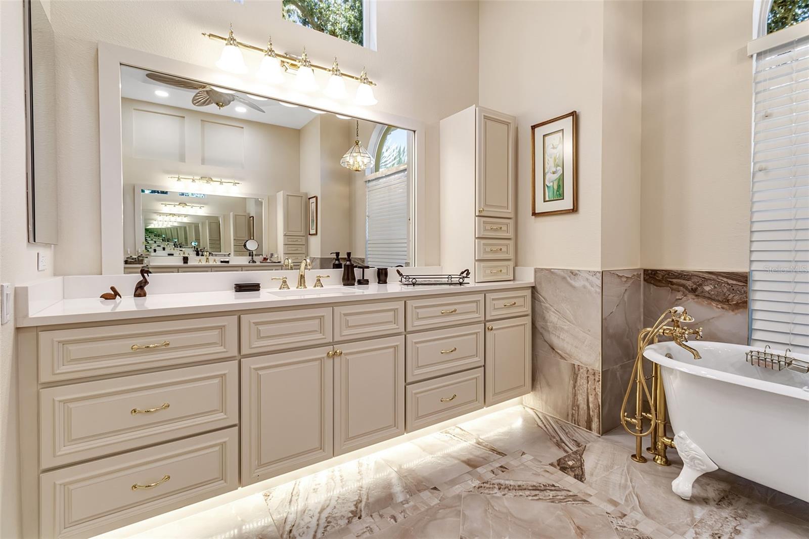 Image 30 of 43 For 362 Macewen Drive