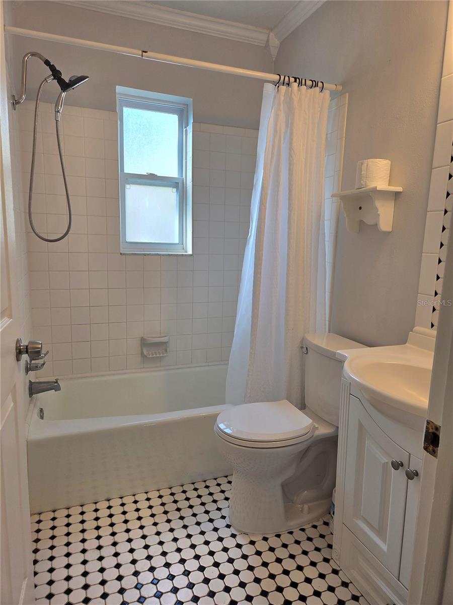 Image 13 of 22 For 3934 Briggs Avenue