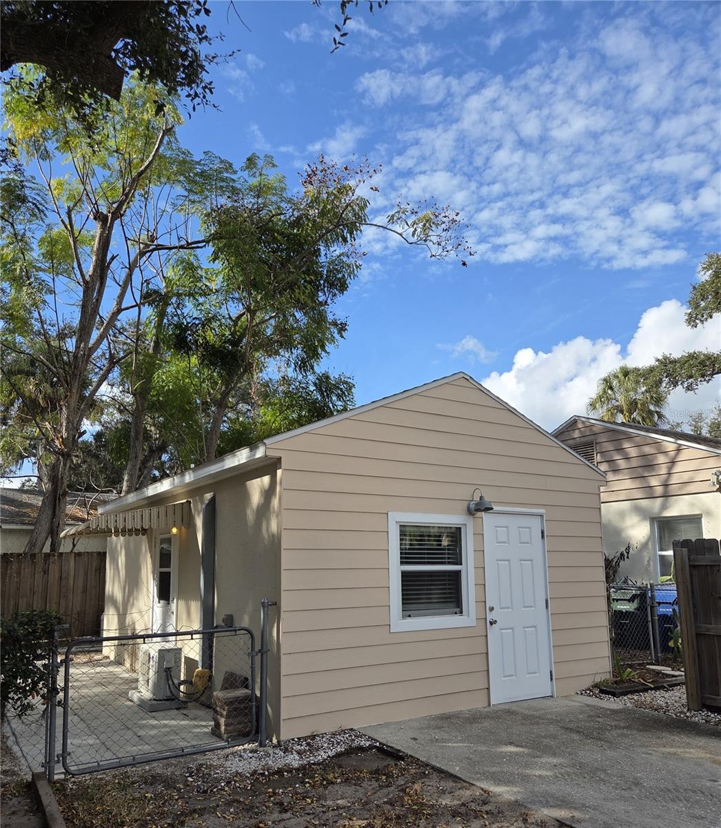 Image 16 of 22 For 3934 Briggs Avenue