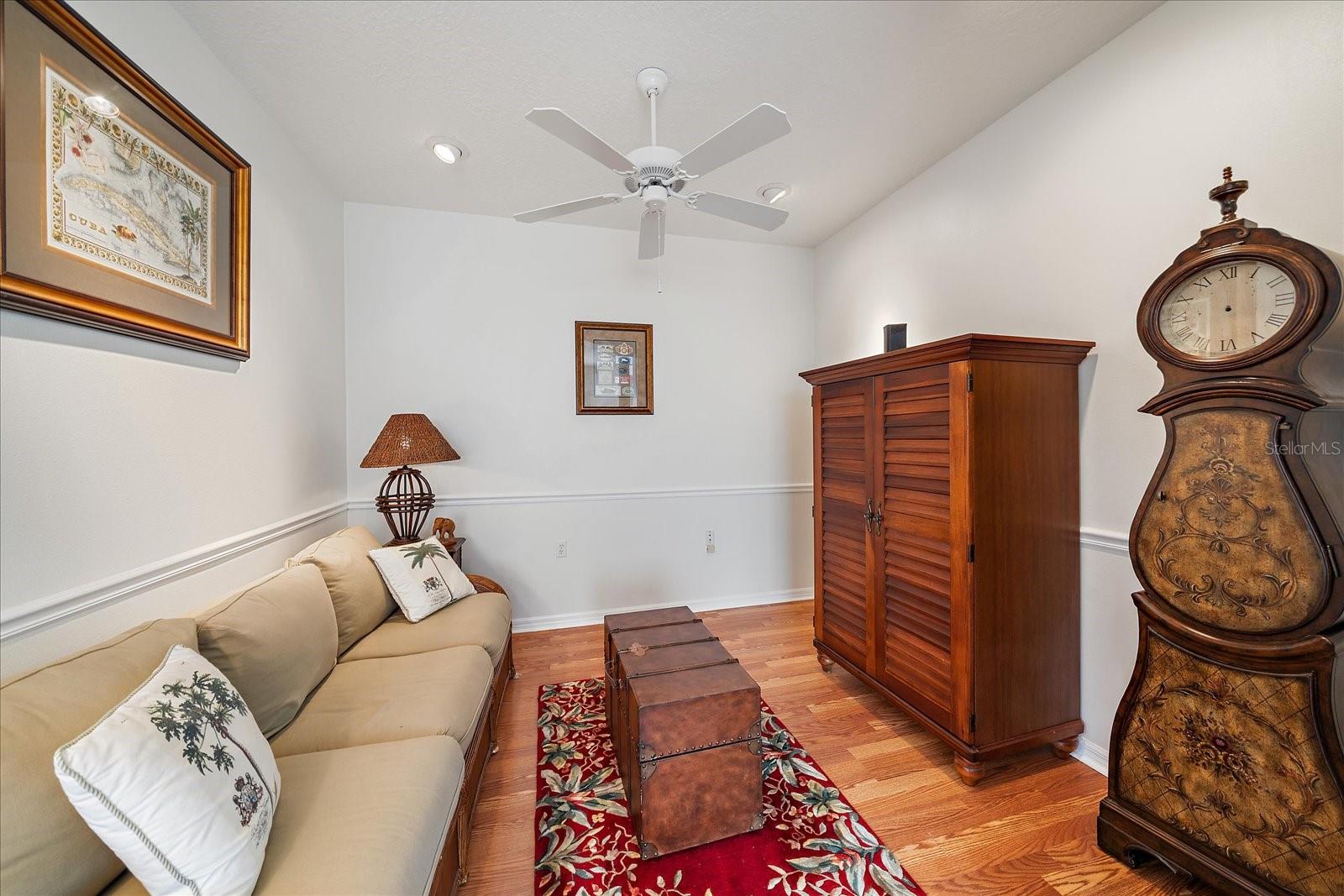 Image 10 of 30 For 7011 Woodmore Terrace