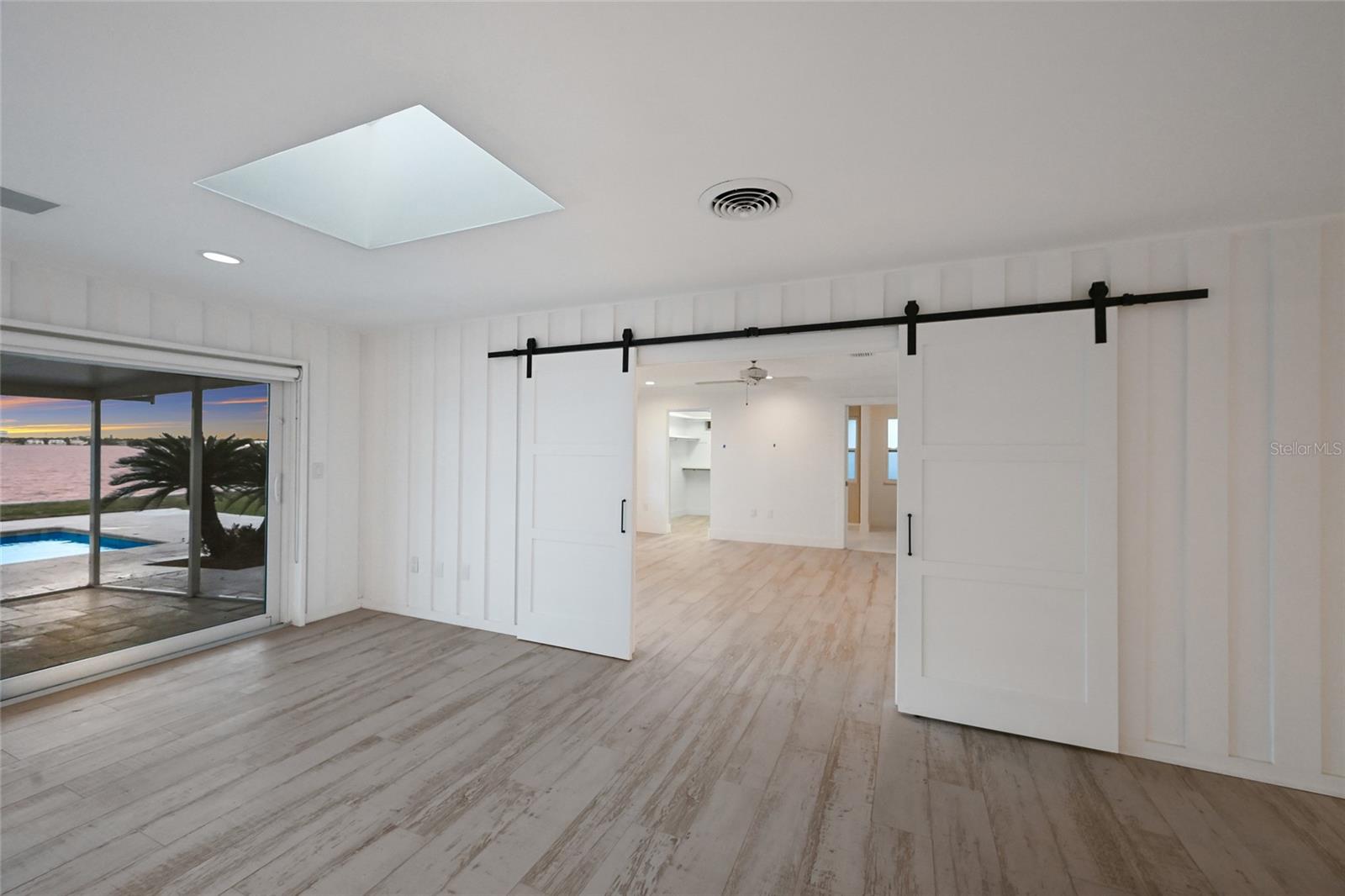 Image 29 of 48 For 843 Norsota Way