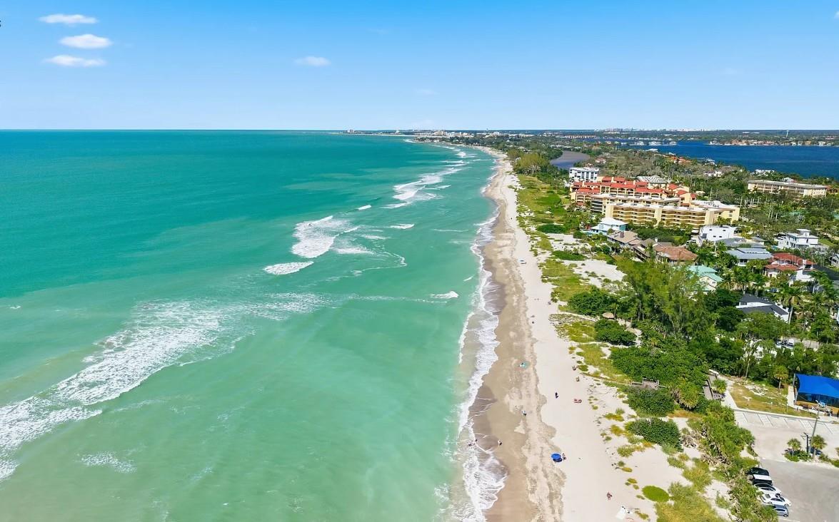 Image 16 of 17 For 8977 Midnight Pass Road S 222