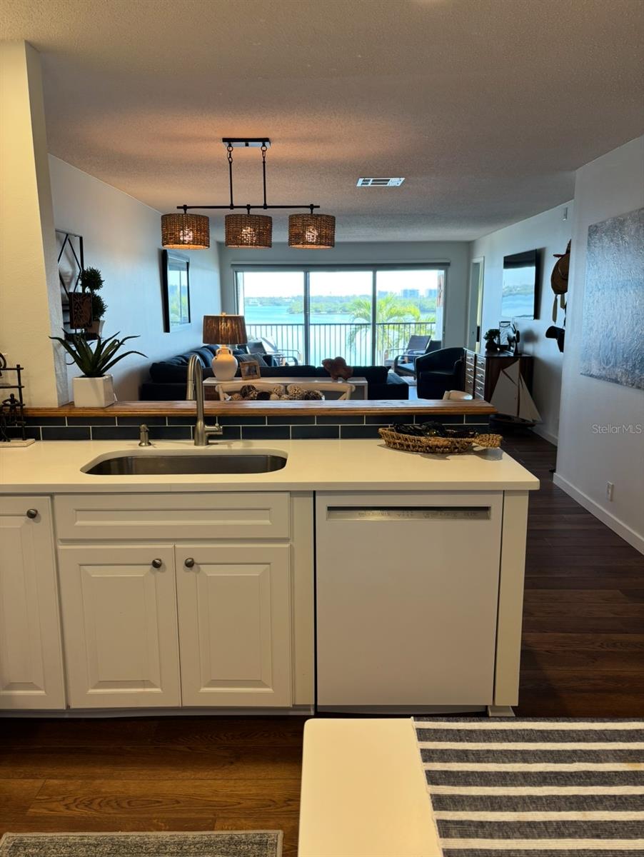 Image 4 of 17 For 8977 Midnight Pass Road S 222