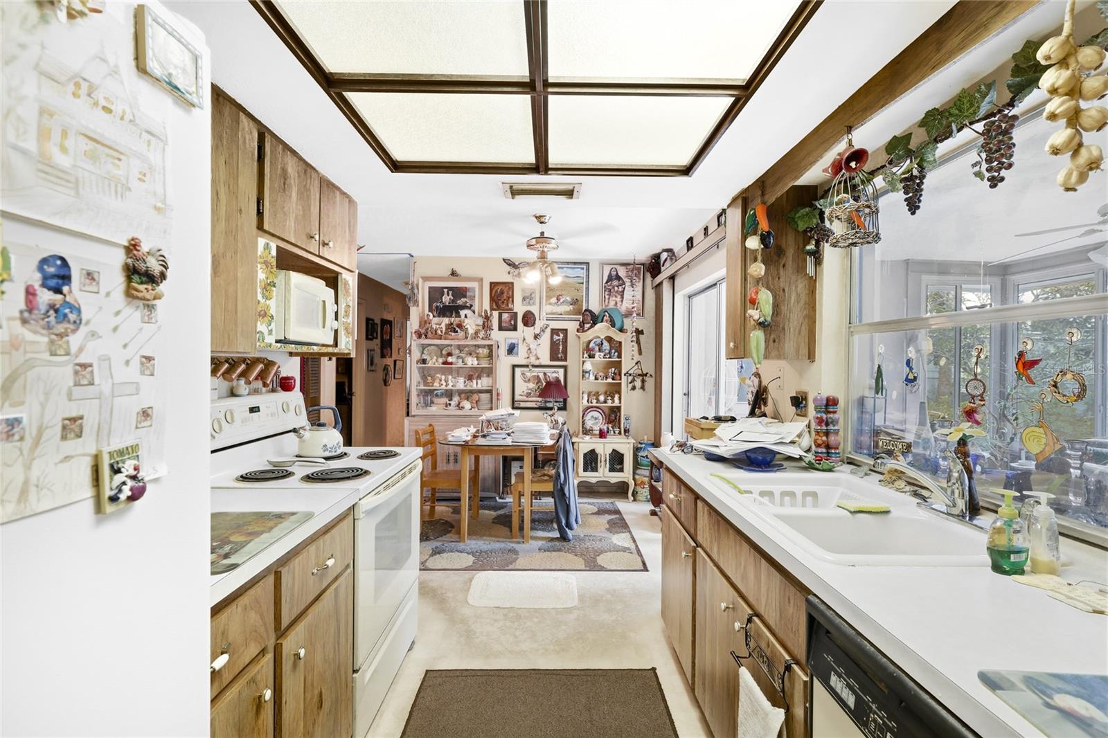 Image 4 of 13 For 5366 Foxwood Drive